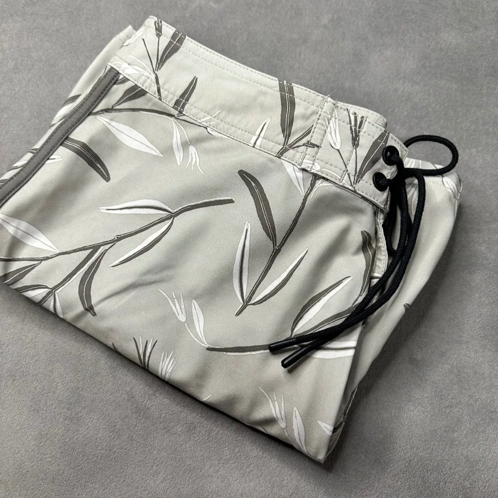 IPD Board Shorts Men 31 Sage Green Botanical Leaf Print B100 Fit Excellent